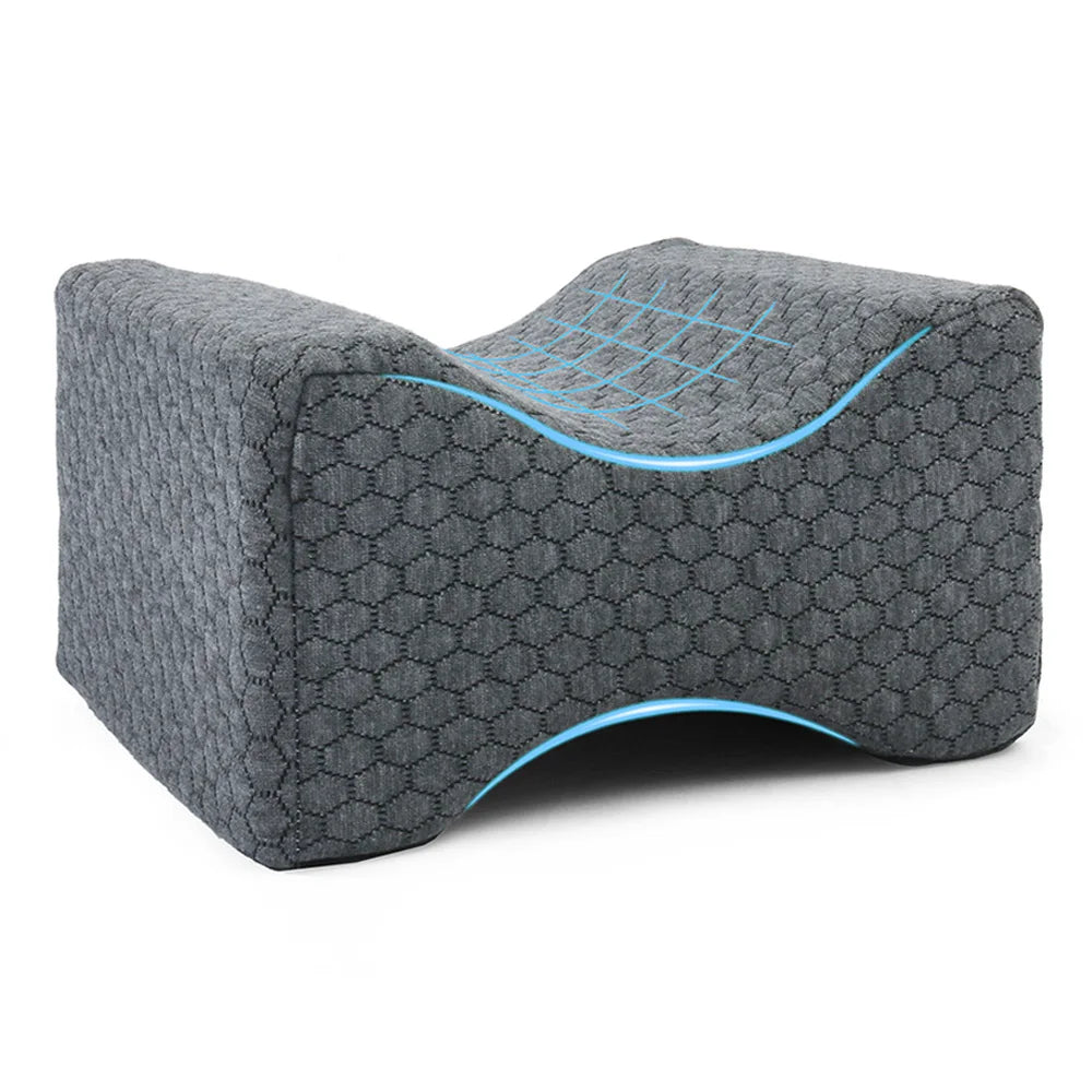 Grå ergonomisk stödjande memory foam huvudkudde med bikakemönster och blå detaljer.